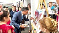 Exhibition of Vietnamese Do paper paintings captivates Far Eastern audience